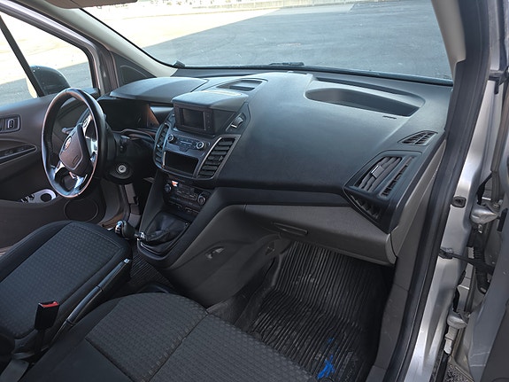 Ford Transit Connect 10 of 11