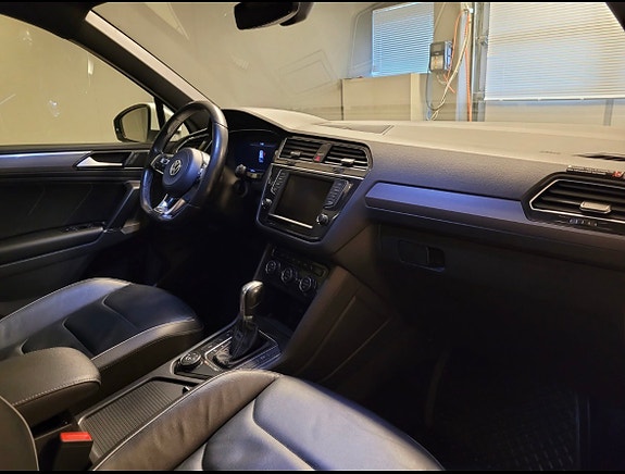 Volkswagen Tiguan 2 of 20