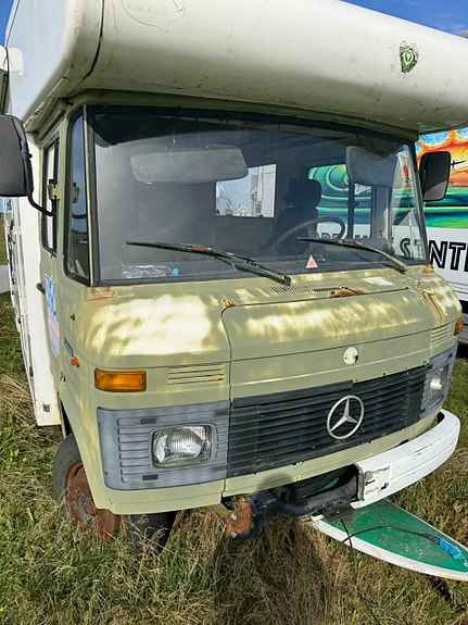 Mercedes-Benz 12 of 30