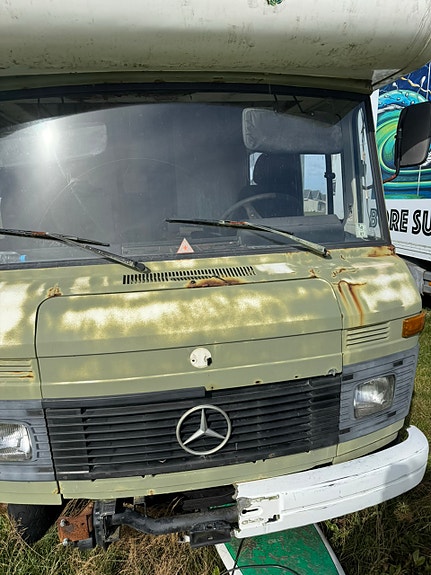 Mercedes-Benz 8 of 30