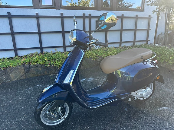 Vespa Primavera 50 4 of 11