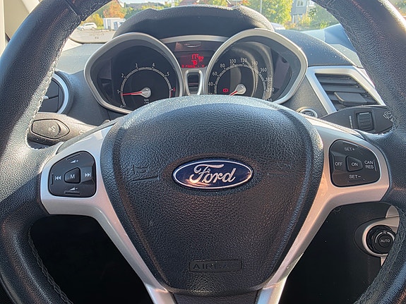 Ford Fiesta 12 of 16