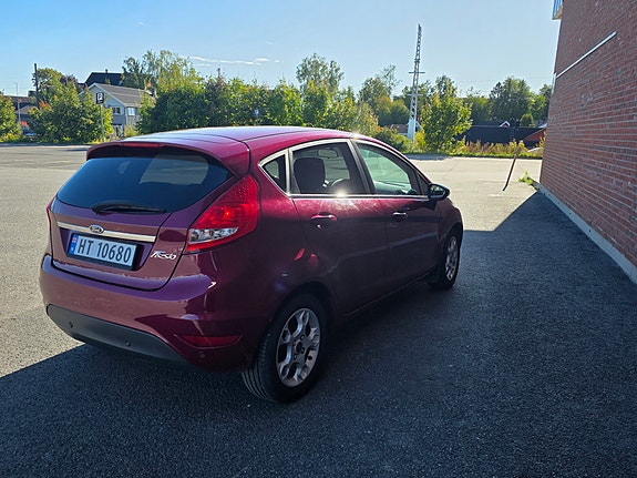 Ford Fiesta 2 of 16