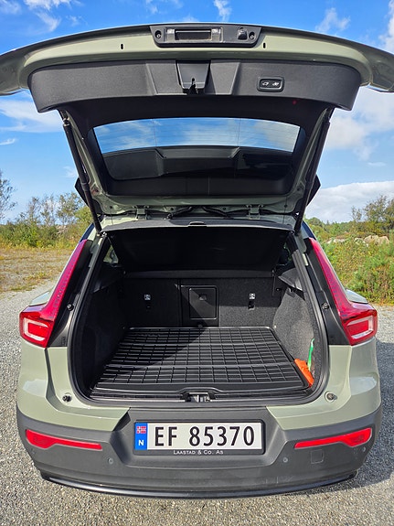 Volvo XC40 9 of 22