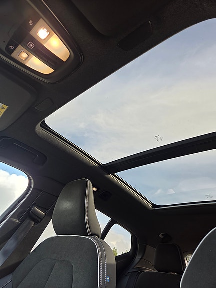 Volvo XC40 7 of 22