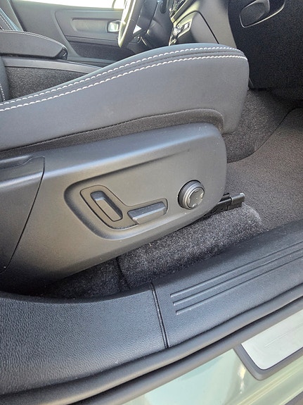 Volvo XC40 14 of 22