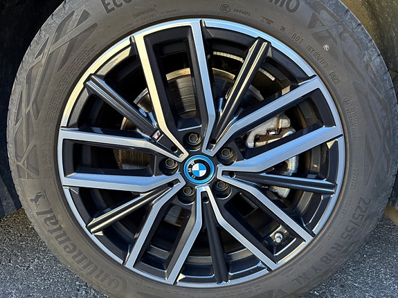 BMW iX1 12 of 16