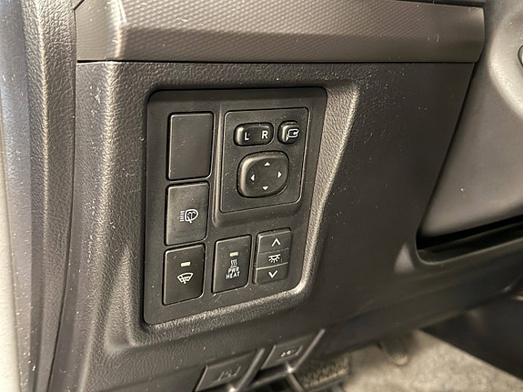 Toyota Land Cruiser 21 of 30