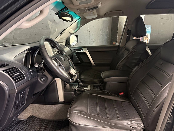 Toyota Land Cruiser 28 of 30