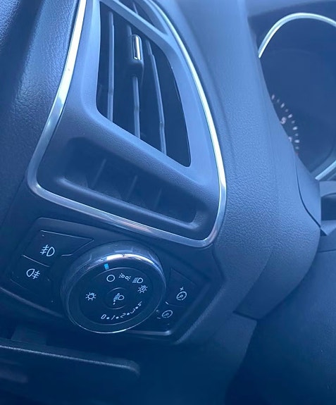 Ford Focus 7 of 17