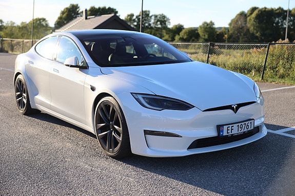Tesla Model S 2 of 30