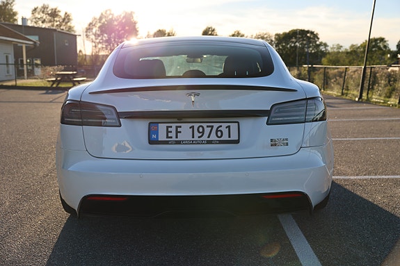 Tesla Model S 13 of 30
