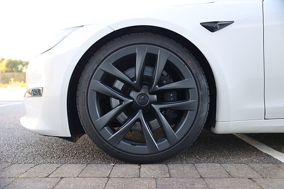 Tesla Model S 10 of 30