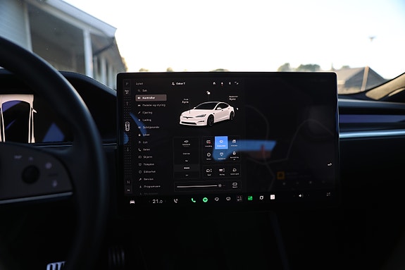 Tesla Model S 29 of 30