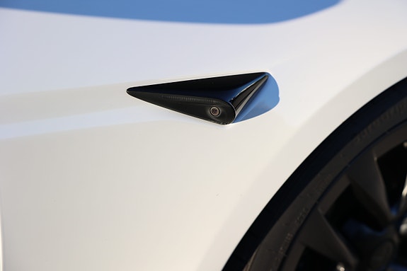 Tesla Model S 7 of 30