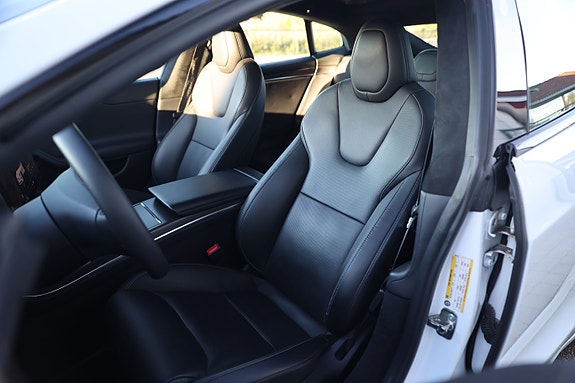 Tesla Model S 23 of 30