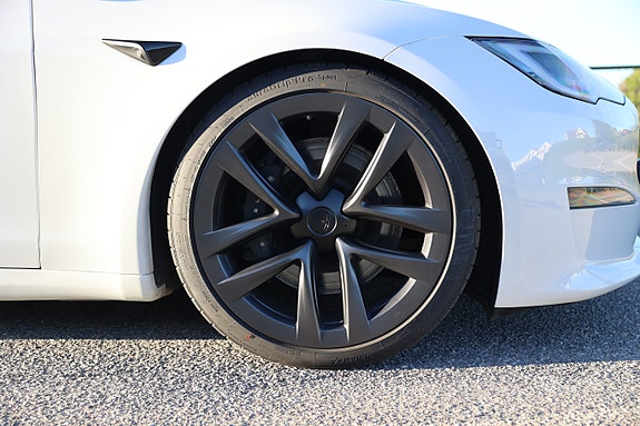 Tesla Model S 5 of 30