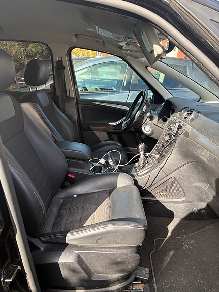 Ford S-MAX 8 of 10