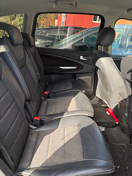 Ford S-MAX 7 of 10