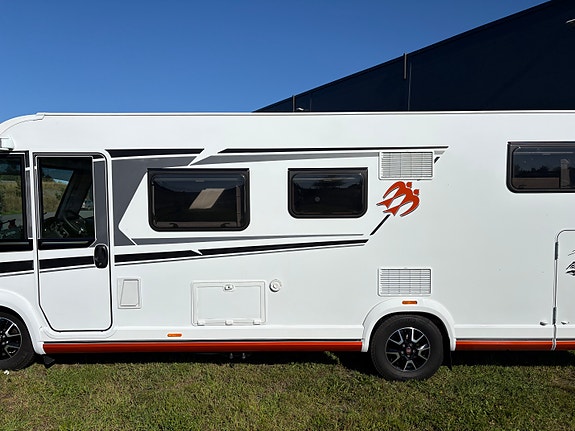 Knaus R12 LIVE 1 700 MEG 7 of 30