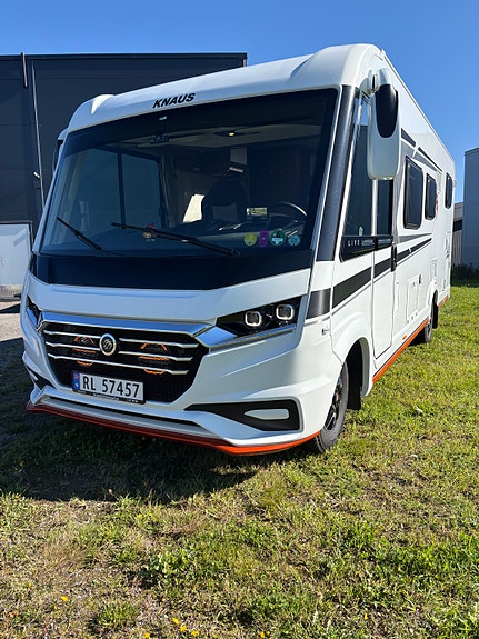 Knaus R12 LIVE 1 700 MEG 3 of 30