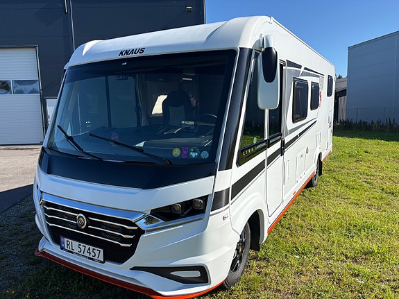 Knaus R12 LIVE 1 700 MEG 4 of 30