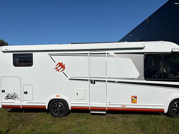 Knaus R12 LIVE 1 700 MEG 11 of 30