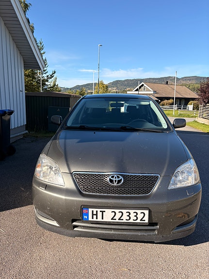 Toyota Corolla 2 of 6