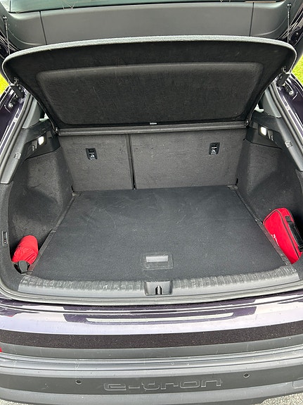 Audi Q4 e-tron 7 of 16