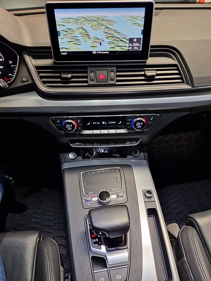Audi Q5 9 of 17