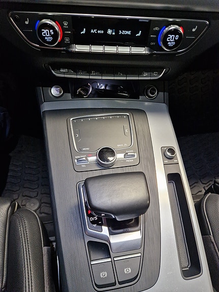 Audi Q5 10 of 17