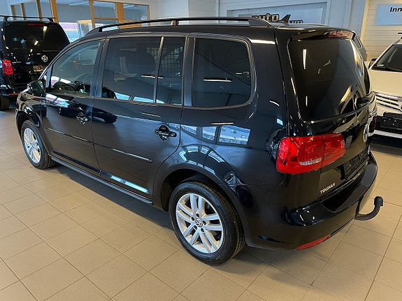 Volkswagen Touran 4 of 30