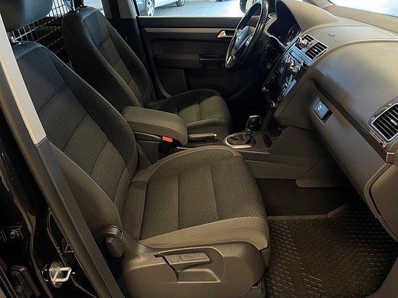 Volkswagen Touran 6 of 30