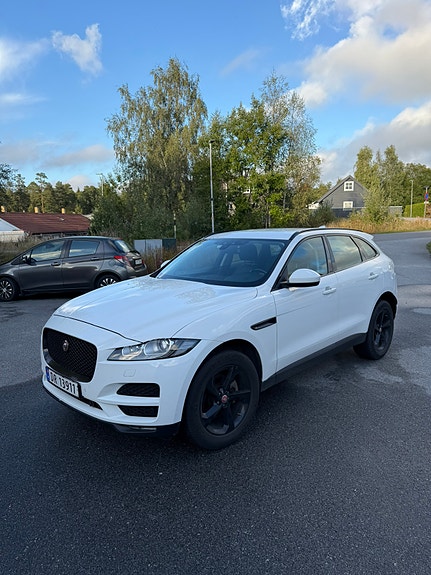 Jaguar F-PACE 21 of 25
