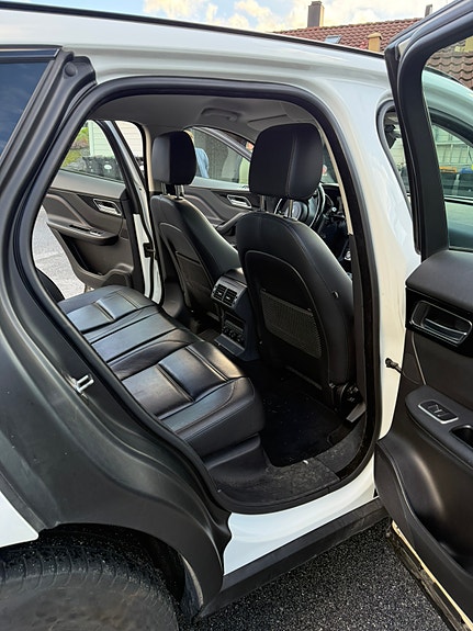 Jaguar F-PACE 16 of 25