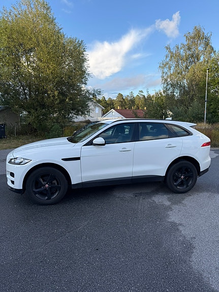 Jaguar F-PACE 20 of 25