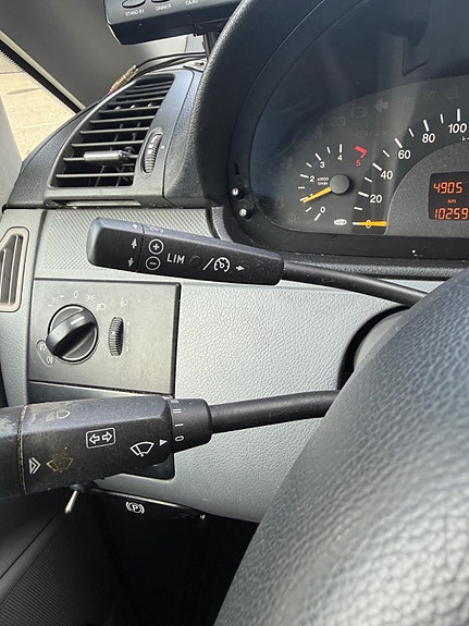 Mercedes-Benz Vito 111 22 of 30