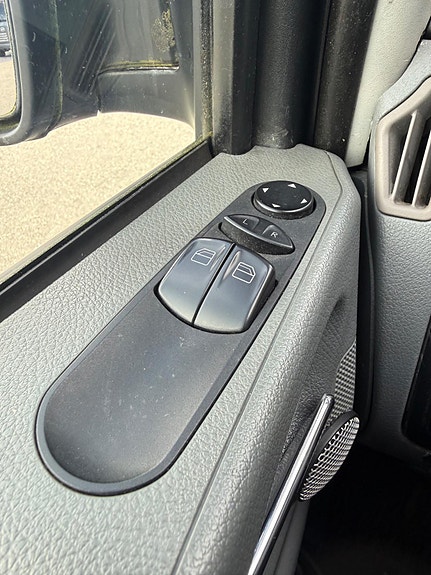 Mercedes-Benz Vito 111 25 of 30
