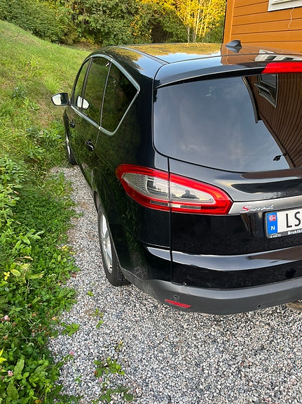 Ford S-MAX 4 of 9