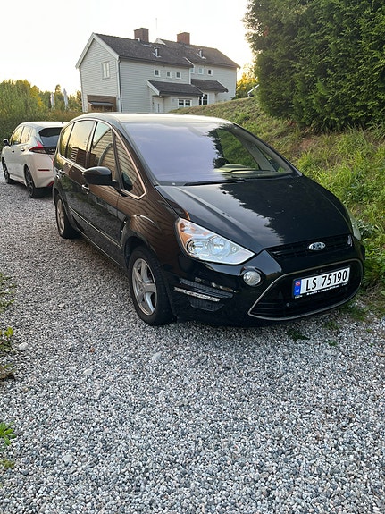 Ford S-MAX 2 of 9