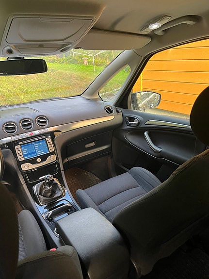 Ford S-MAX 7 of 9