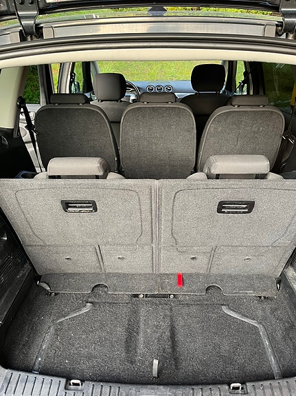 Ford S-MAX 9 of 9