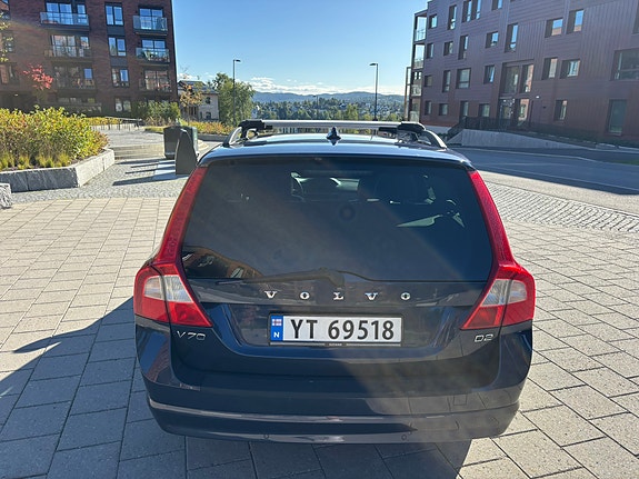 Volvo V70 3 of 24