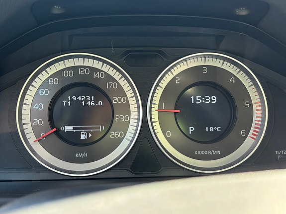 Volvo V70 11 of 24