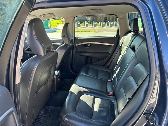 Volvo V70 8 of 24
