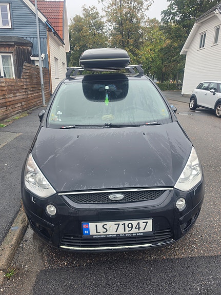 Ford S-MAX 2 of 3
