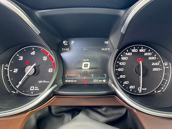 Alfa Romeo Stelvio 19 of 27