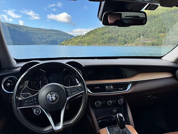 Alfa Romeo Stelvio 15 of 27