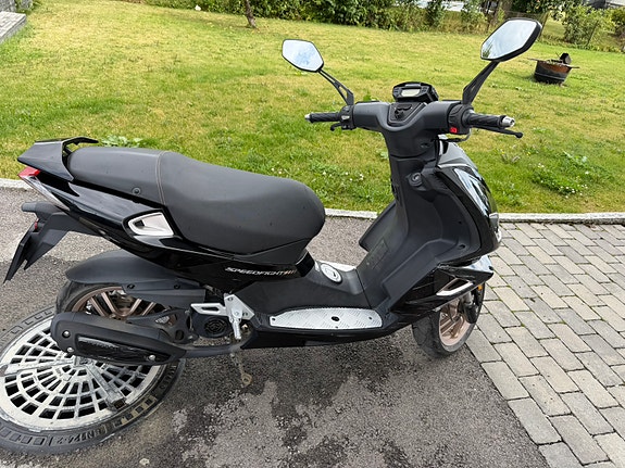 Peugeot Speedfight 2 of 6