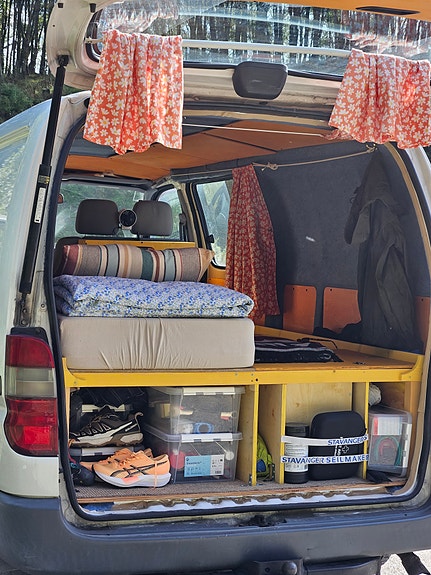 Toyota HiAce 6 of 30